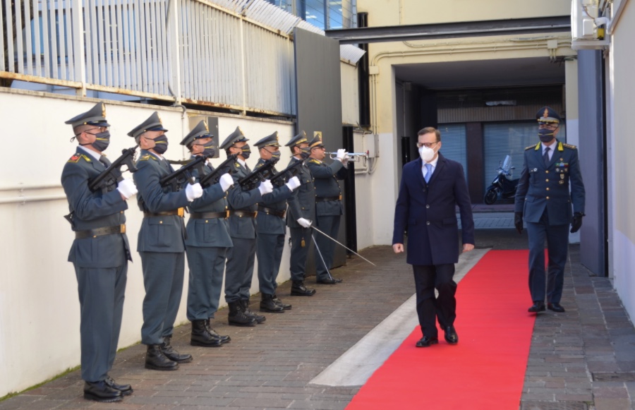 prefetto pescara guardia di finanza