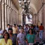 PASSEGGIO SOTTO I PORTICI