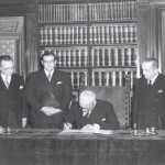 President_Enrico_De_Nicola_sign_the_Italian_Constitution_1947