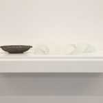Elena-Modorati-Natura-morta-di-Quianlong-2014-cera-e-peltro-in-teca-285-x-45-x-20-cm-1068×712