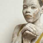 bruno-walpoth-lontane-speranze-det.-2015-legno-di-noce-cm-80x41x32-570×430