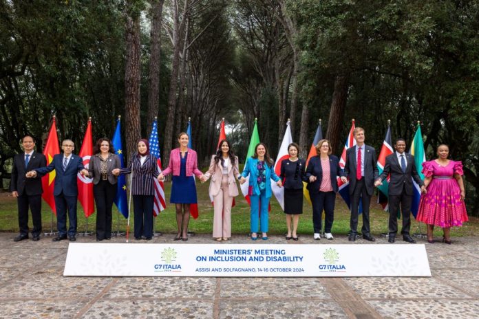 G7-Inclusione-Disabilita-Family-photo-4-1024x683