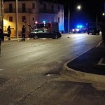 Il punto d’impatto e sullo fondo le auto convolte 183
