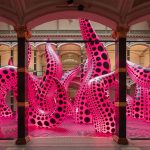 Yayoi-Kusama-A-Bouquet-of-Love-I-Saw-in-the-Universe-2021.-Installation-view-at-Gropius-Bau-Berlino-2021.-Photo-©-Luca-Girardini
