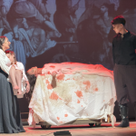 4 La madre di Cecilia nella composizione alla Dario Argento