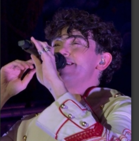 Foto ridotta Michele Bravi screenshot-1779636398547